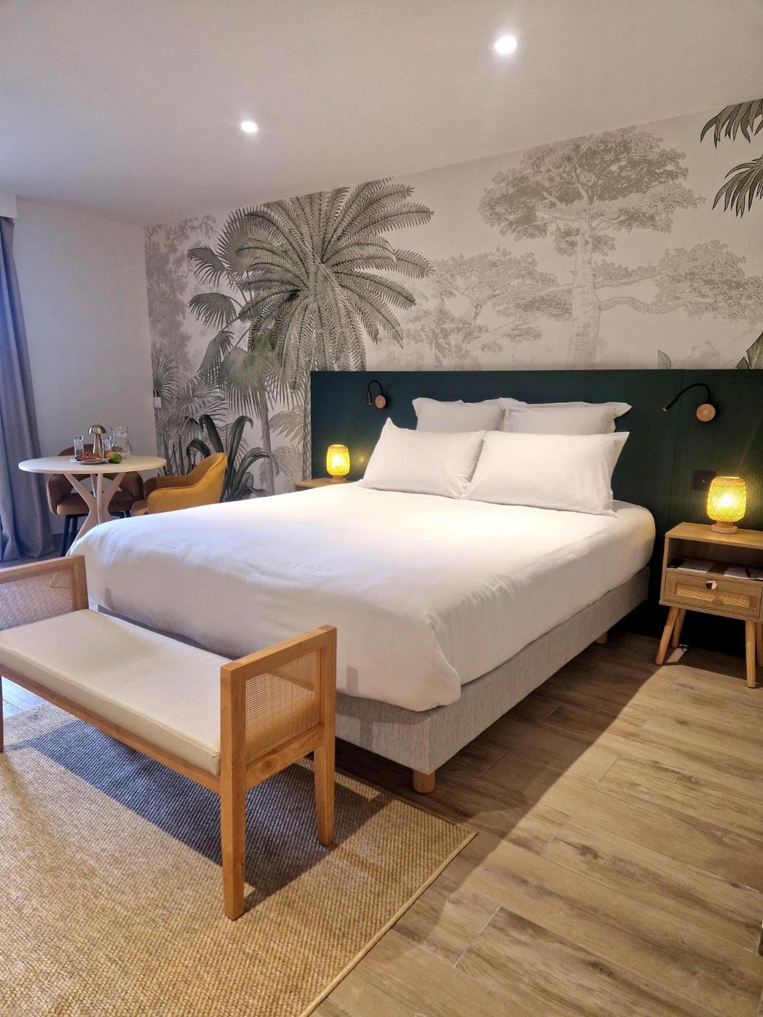 Ariane Hotel