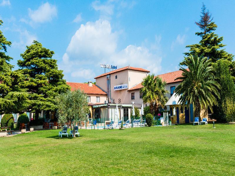 Ariane Hotel 3*